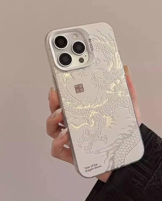 Чохол на Iphone 16 Pro Max глянцевий з драконом, захисний, Білий - фото 1 - id-p2474064577