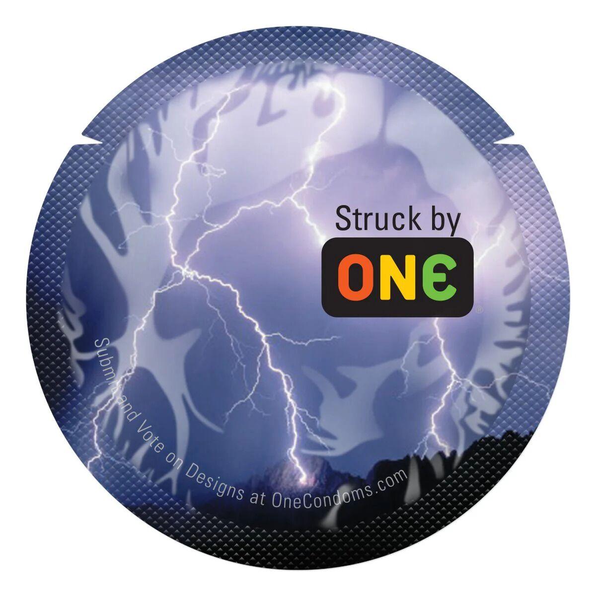 Презерватив ONE Color Sensations - Struck by ONE (Lavender) 1 шт Кітті