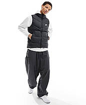 Чоловіча осіння чорна жилетка Nike Storm Fit Black тепла без рукавів Безрукавка Найк непромокаюча плащівка осінь весна, фото 5