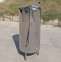 Бак 100л з утепленням для підігруву харчової води.