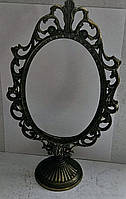 Антикварне настільне дзеркало в рамі з латуні