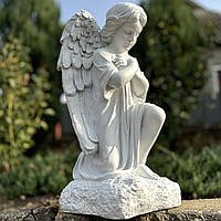 Фігура Янгол на камені, схрестивши руки на грудях білий (50х24х24 см), скульптура ангела на могилу, скульптура ангел