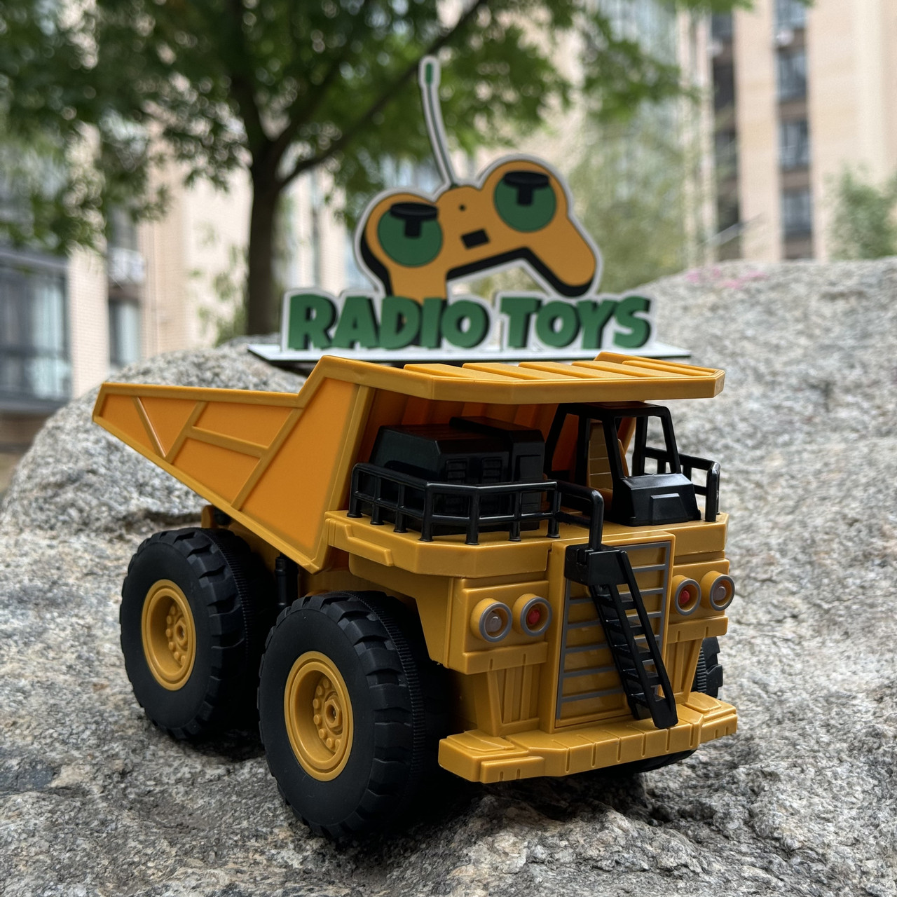 Самоскид на радіокеруванні DUMP TRUCK відкидний кузов | Грузовик на радіоуправлінні | Вантажівка на пульту, фото 1