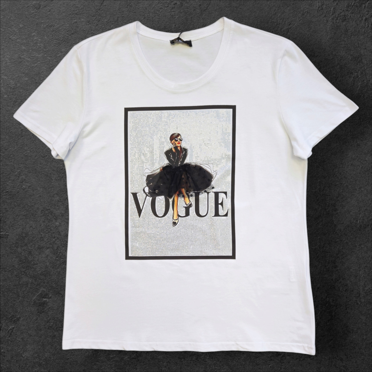 Футболка зі стразами жіноча біла. L, XL, XXL, 3XL