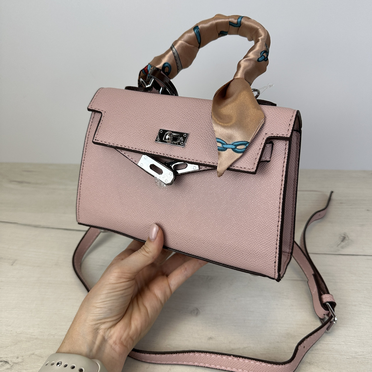 Сумка модна з ручкою 22см срібляста фурнітура А25-0354 Рожева, фото 1