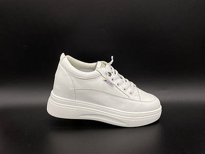 Білі кросівки. Снікерси. Маленькі розміри (34, 35, 36).