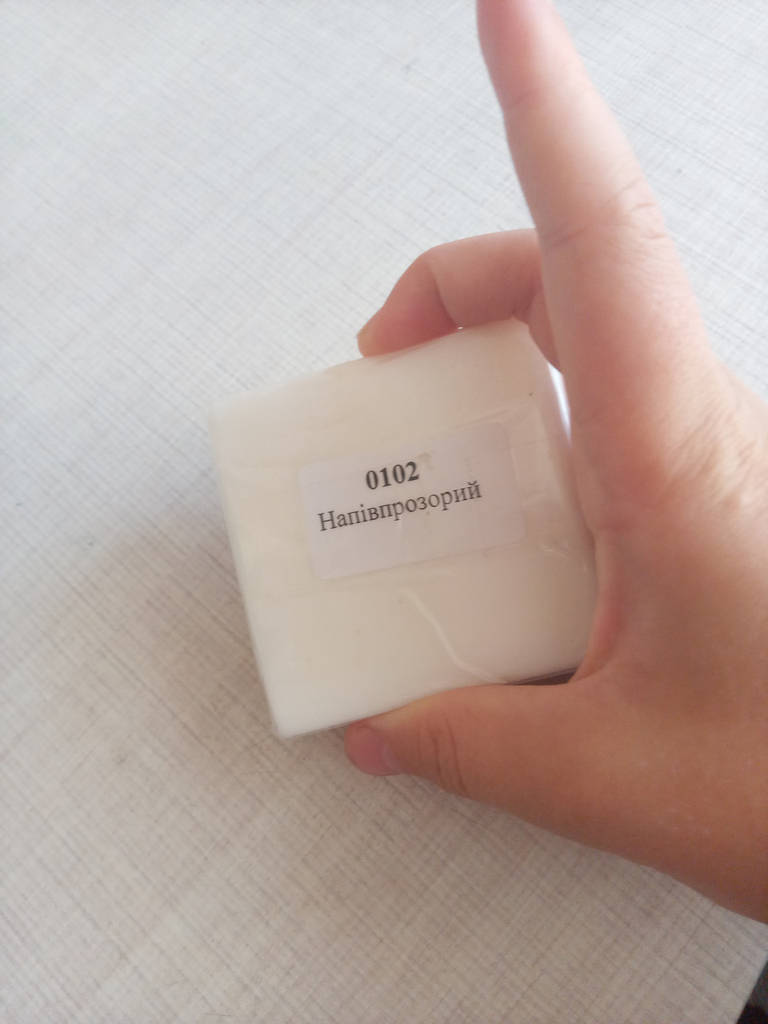 Полимерная глина Пластишка, №0102 полупрозрачный, 75 г / Полімерна глина Пластішка, №0102 напівпрозорий, 75 г - фото покупців 1