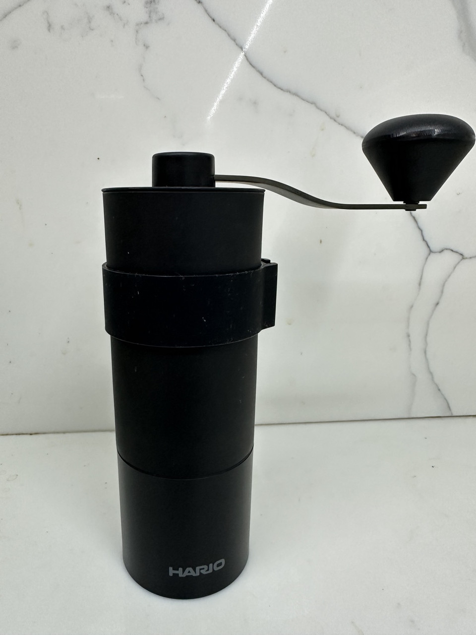 HARIO Mini Black PRO Ручна камоволка чорна металеві ножі