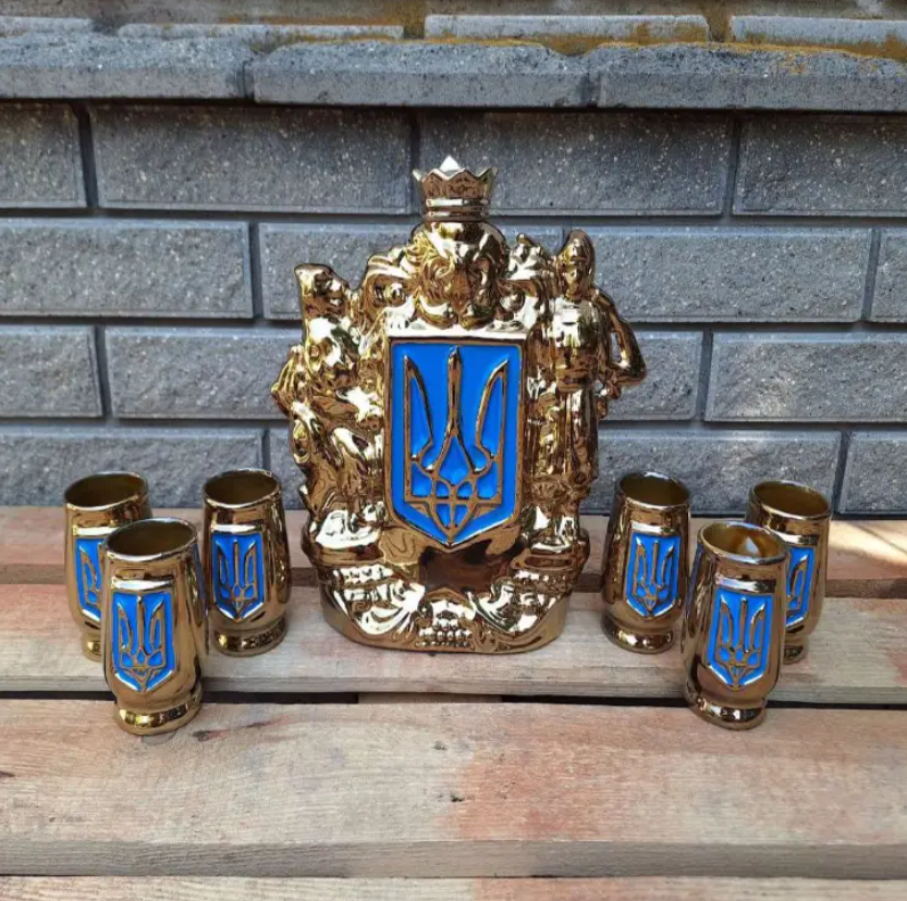 Подарунковий набір золотий тризуб пляшка з чарками, набір для подарунка.