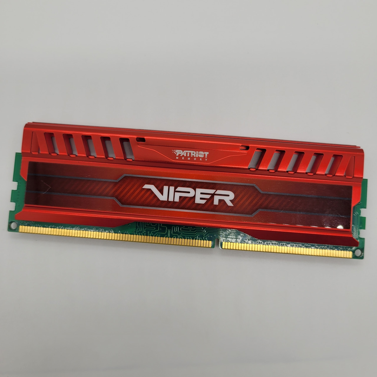 Ігрова оперативна пам'ять Patriot Viper DDR3 4Gb 1600MHz PC3 12800U 1R8 CL10 (PV34G160C0RD) Б/В