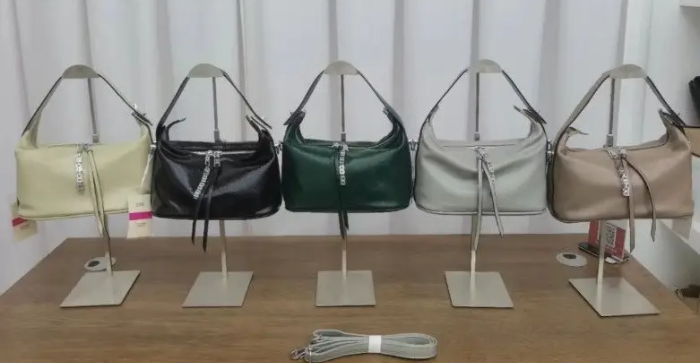 Сумочка жіноча 30*16 см на блискавці зі штучної шкіри у різних кольорах Liza, фото 1