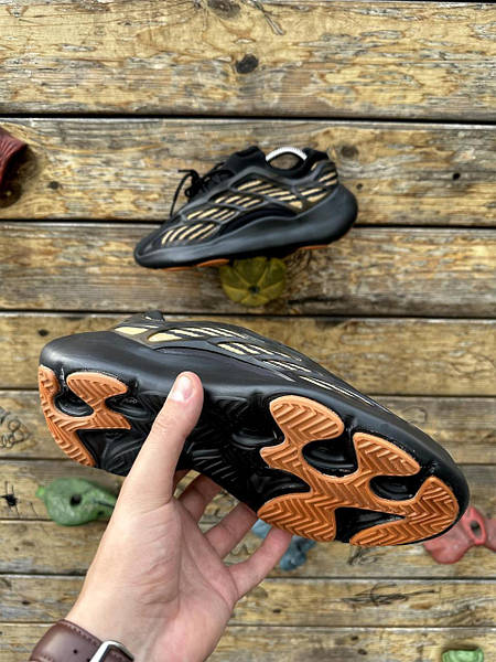 Adidas Yeezy Boost 700 V3 Clay Black Brown 700 3 Rare 2341827949