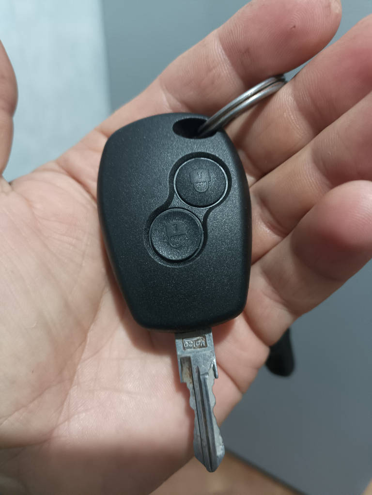 Корпус автоключа для Renault logan dacia master laguna duster clio Galakeys 2 кнопки (06-02) - фото покупців 1