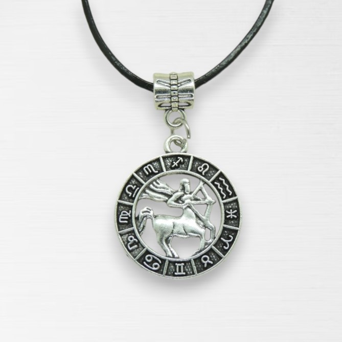 Кулон на шкіряному шнурку знак зодіаку Стрілець сріблястий 3.3 см, фото 1