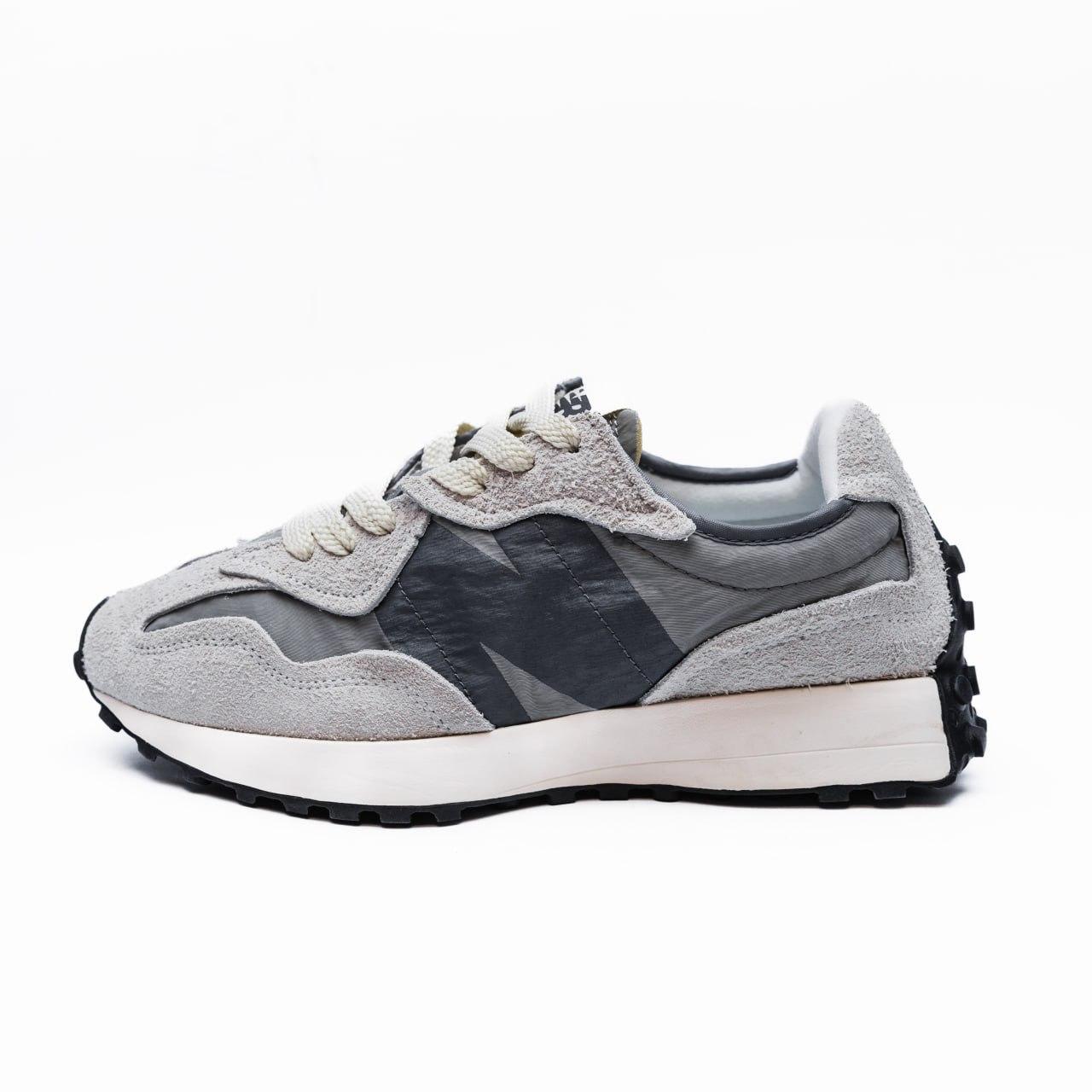 Чоловічі кросівки New Balance 327 (сірі з чорним) стильні спортивні кроси 2764 Нью Беленс vkross