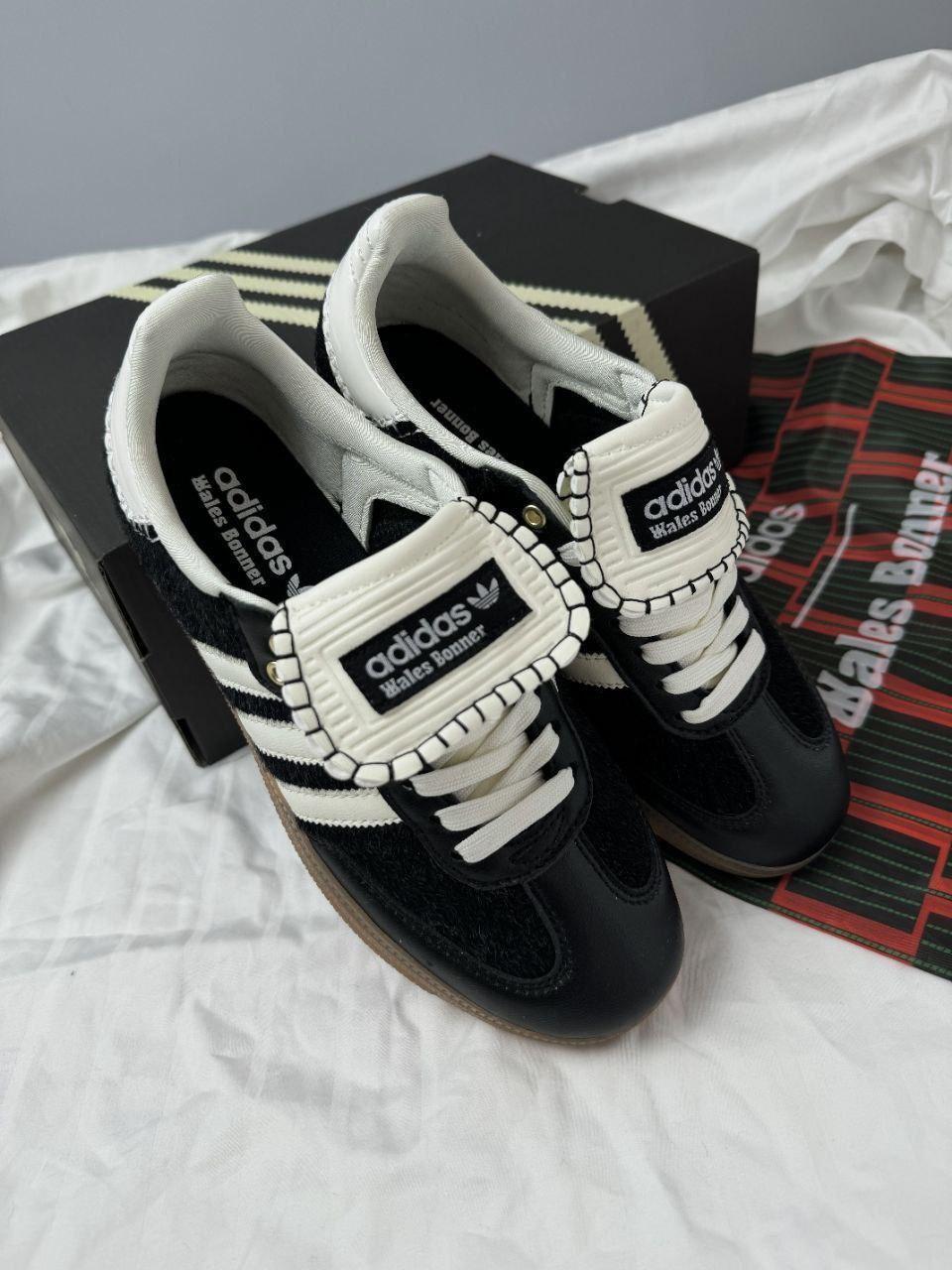 Жіночі спортивні кросівки Adidas Samba x Wales & Bones (чорні з білим) повсякденні кроси 01280 Адідас vkross, фото 1