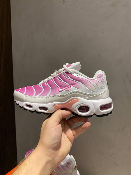 Nike air max plus hot pink hotsell