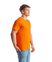 Помаранчева чоловіча футболка базова з V-подібним вирізом Valueweight v-neck Fruit of the loom, фото 6