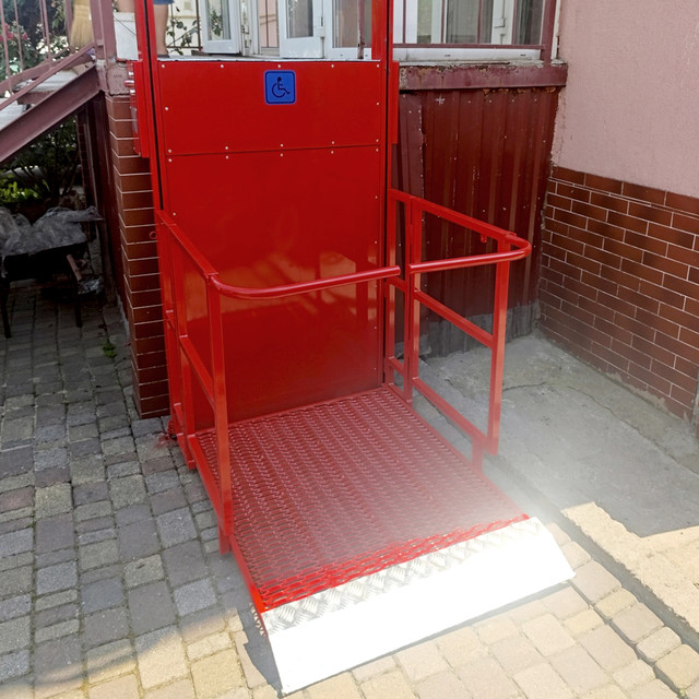 Продажа вертикальных инвалидных подъемников в Украине