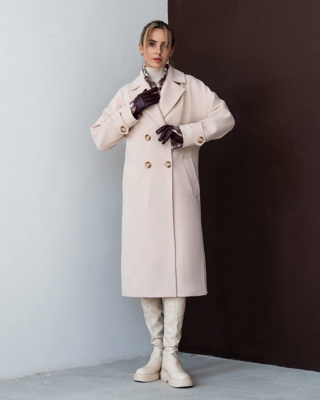 Шикарне молочне жіноче зимове двобортне тепле кашемірове пальто з поясом, фото 1