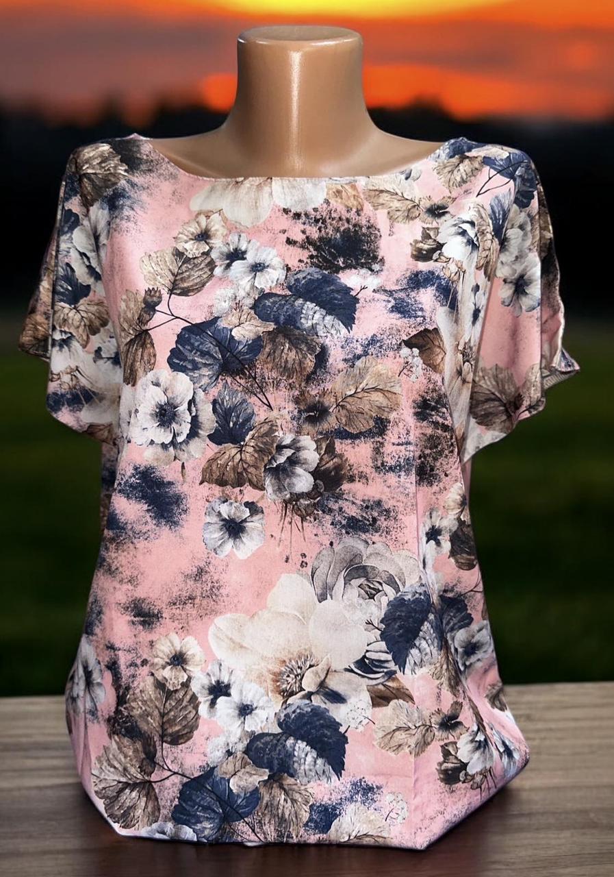 Жіноча блуза легка з квітковим принтом та коротким рукавом розміри 44-46, 48-50.