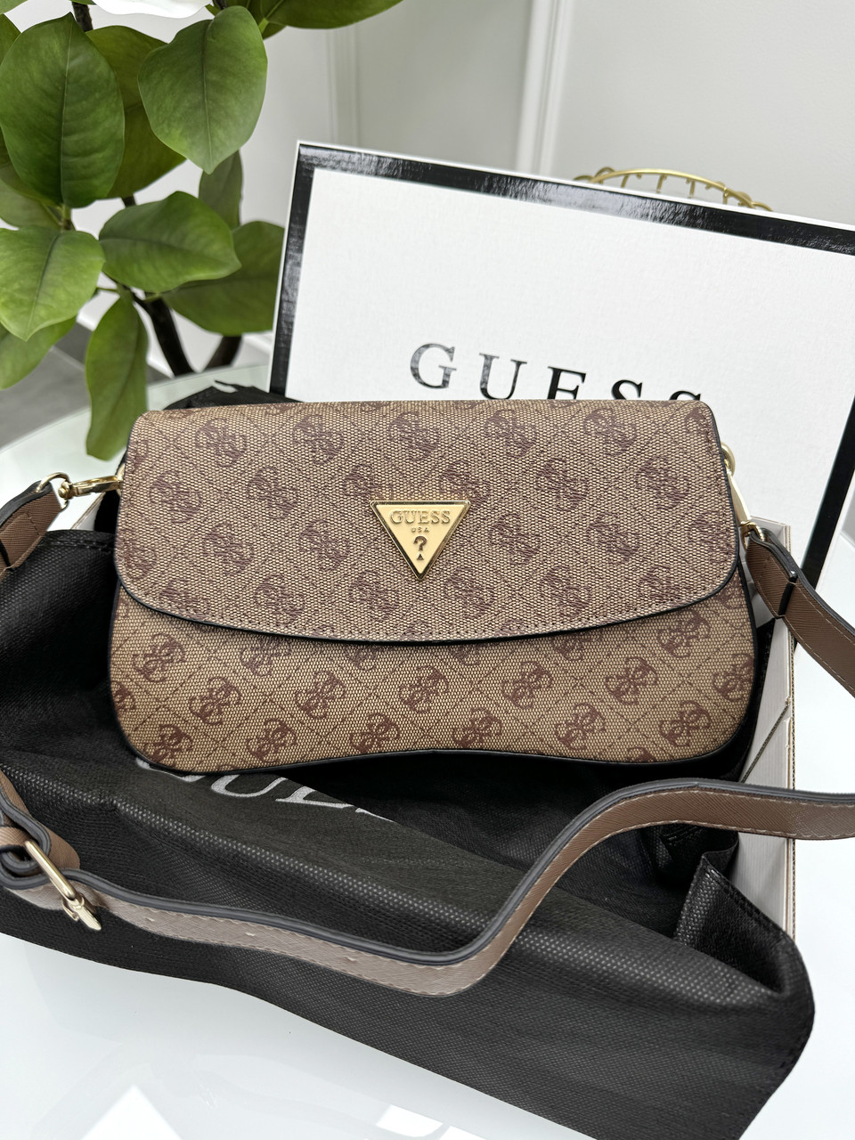 Сумка жіноча Guess багет бежевий Гес, фото 1