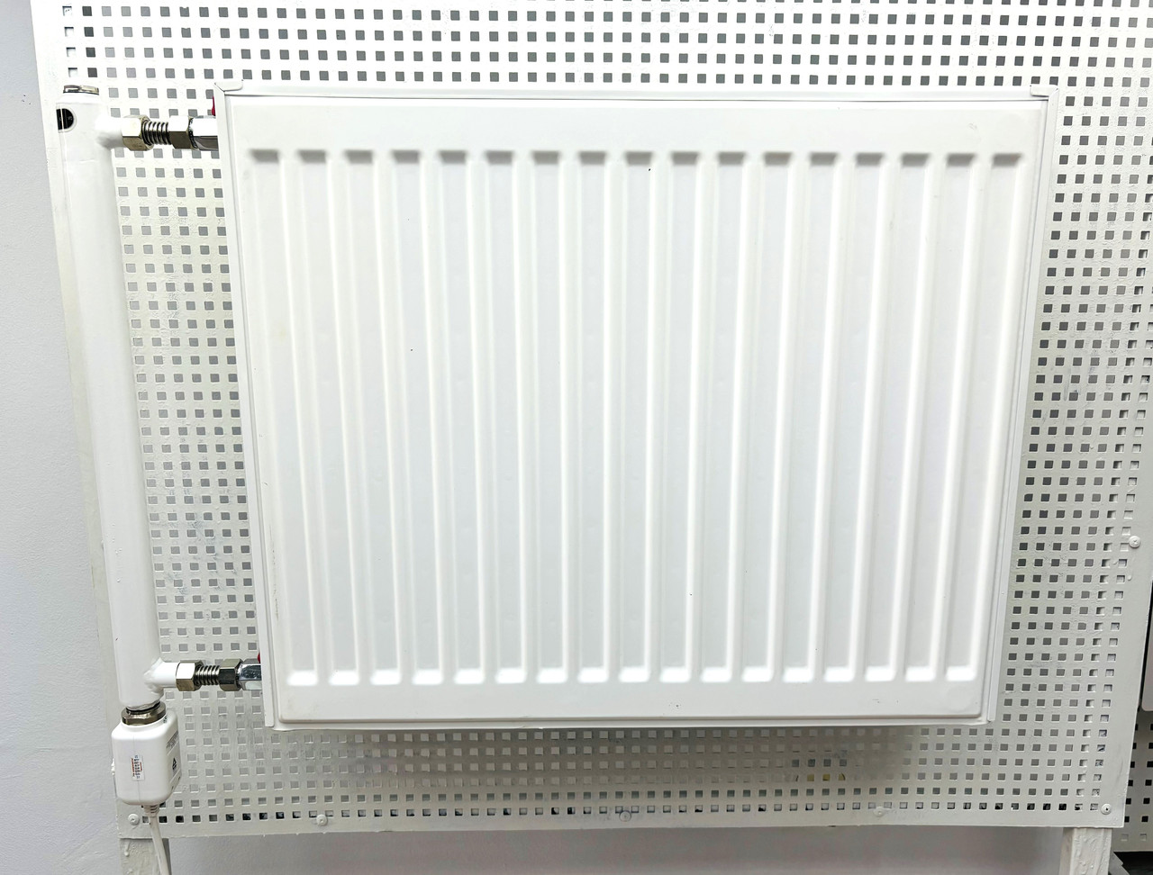 Електрорадіатор G-PANEL 1200 L панельний з теплоносієм 500х1200 Gladiator
