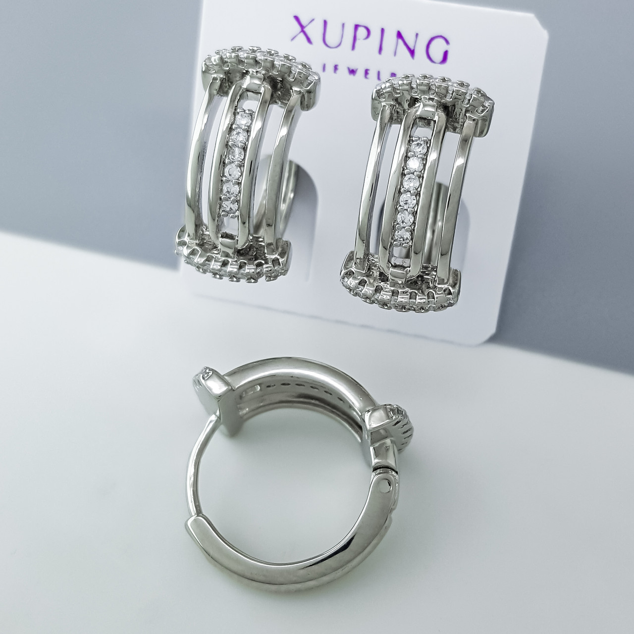 Сережки "Класика" з розсипом каміння, медичне золото Xuping, родій