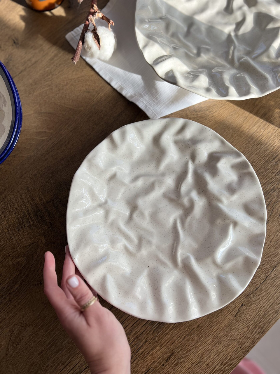 Тарілка плоска Скеля 27 см Капучино