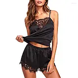 Чорна зручна нічна піжама шортики та топік з мереживними вставками, фото 6
