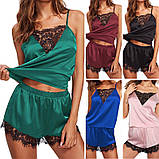 Зелена жіноча шовковиста піжама з мереживом шорти на резинці та майка, фото 5