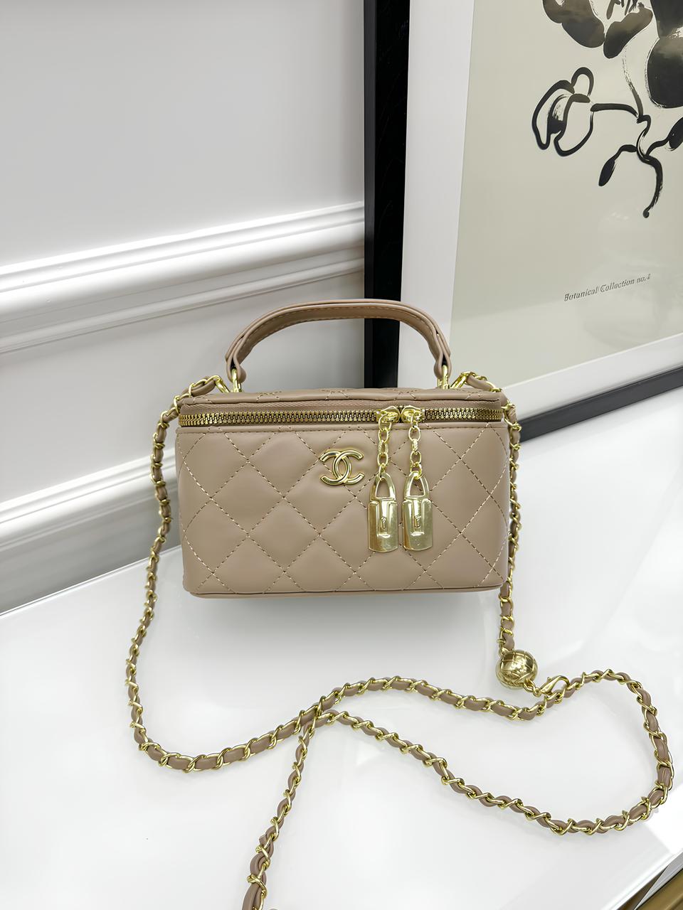 Сумка жіноча клатч Chanel Classic Lambskin бежевий Шанель