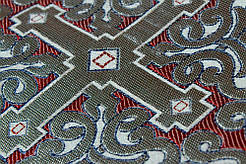 Шовкова церковна тканина Никомедия біла-бордова контур синій