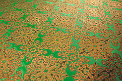 Шовкова церковна тканина Никомедия  зелена - червона контур бордо з золотом