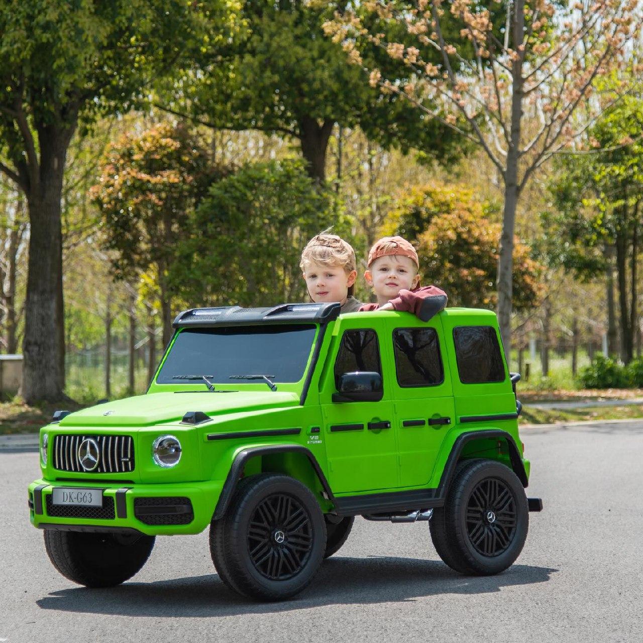 Дитячий електромобіль двомісний на акумуляторі Mercedes G63 на радіокеруванні для 3-8 років фарбування Зелений
