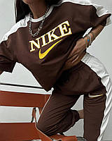Жіночий спортивний костюм Nike