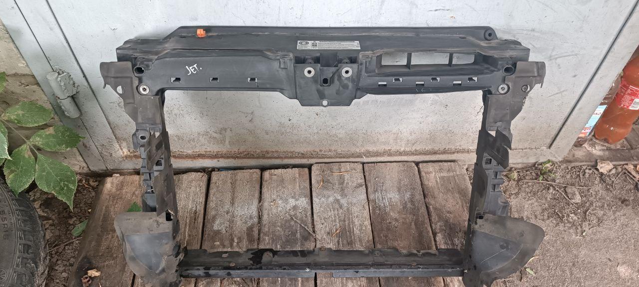 Передня панель ( телевізор) Volkswagen jetta 6 2011-2017