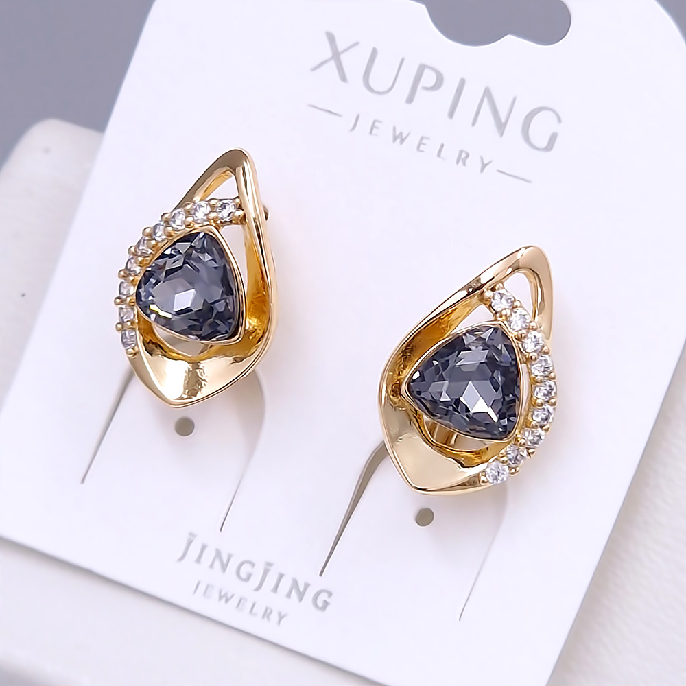 Сережки XР. Позолота 18К. Камені: Swarovski чорного кольору та циркон. Довжина: 17 мм. Ширина: 11 мм.