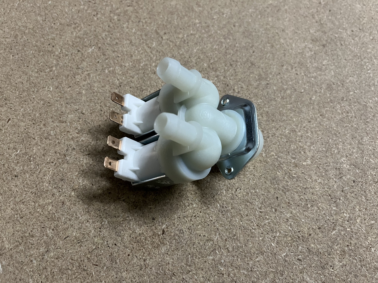 Електро- магнітний клапан подвійний 180град універсальний у пакованні C00045951