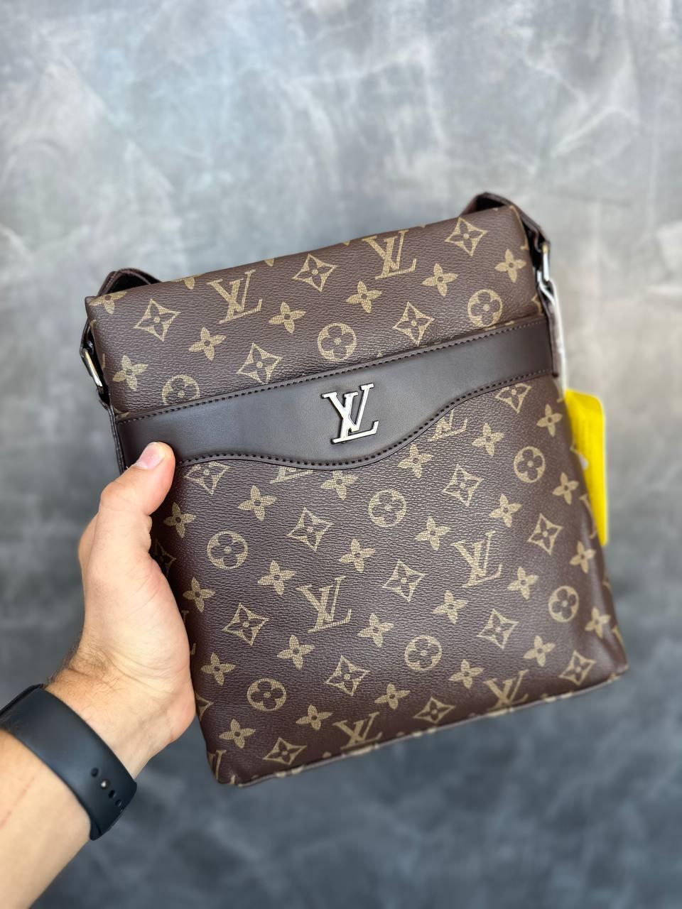 Коричнева Сумка через плече Louis Vuitton