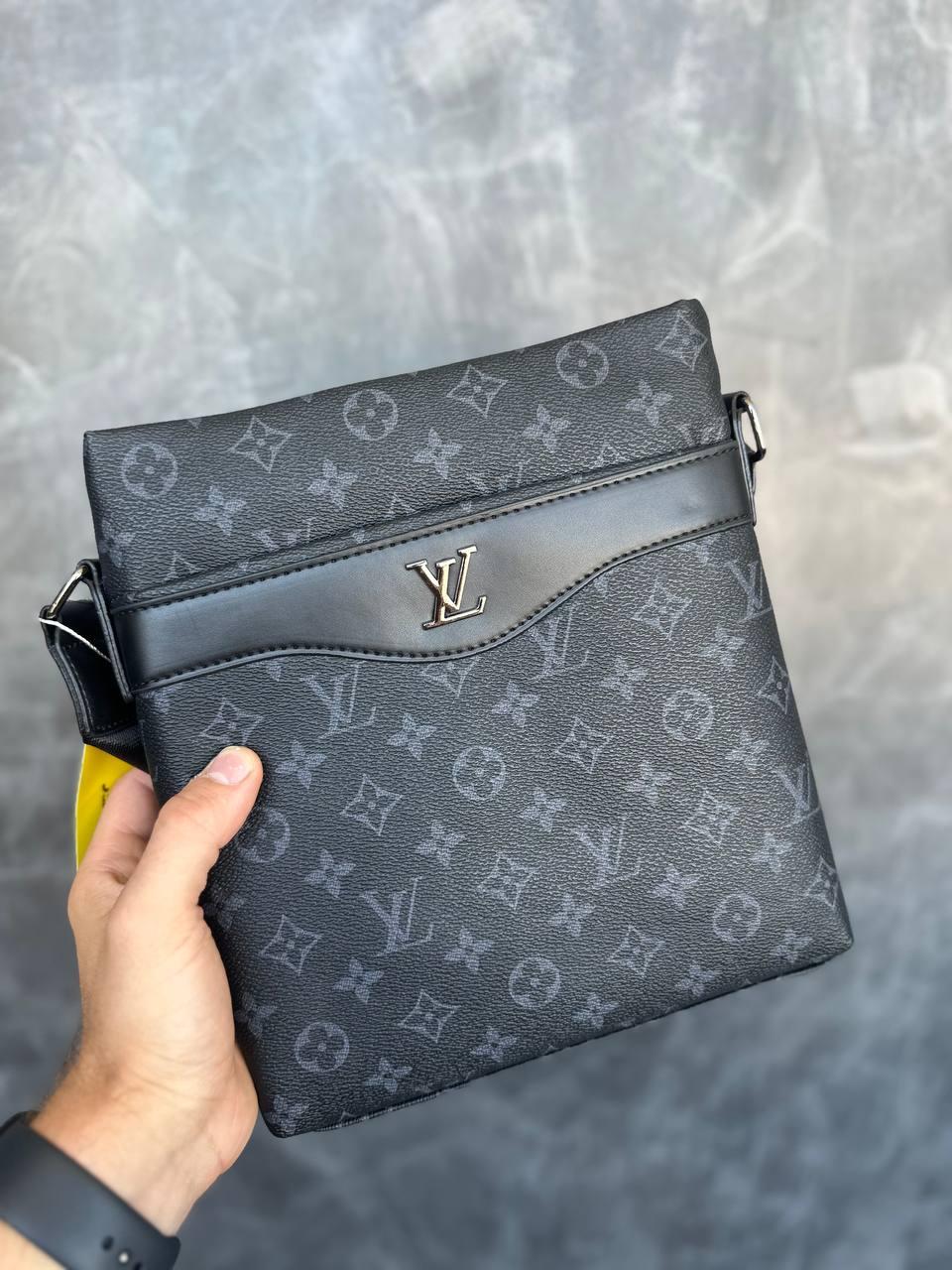 Чорна Сумка через плече Louis Vuitton