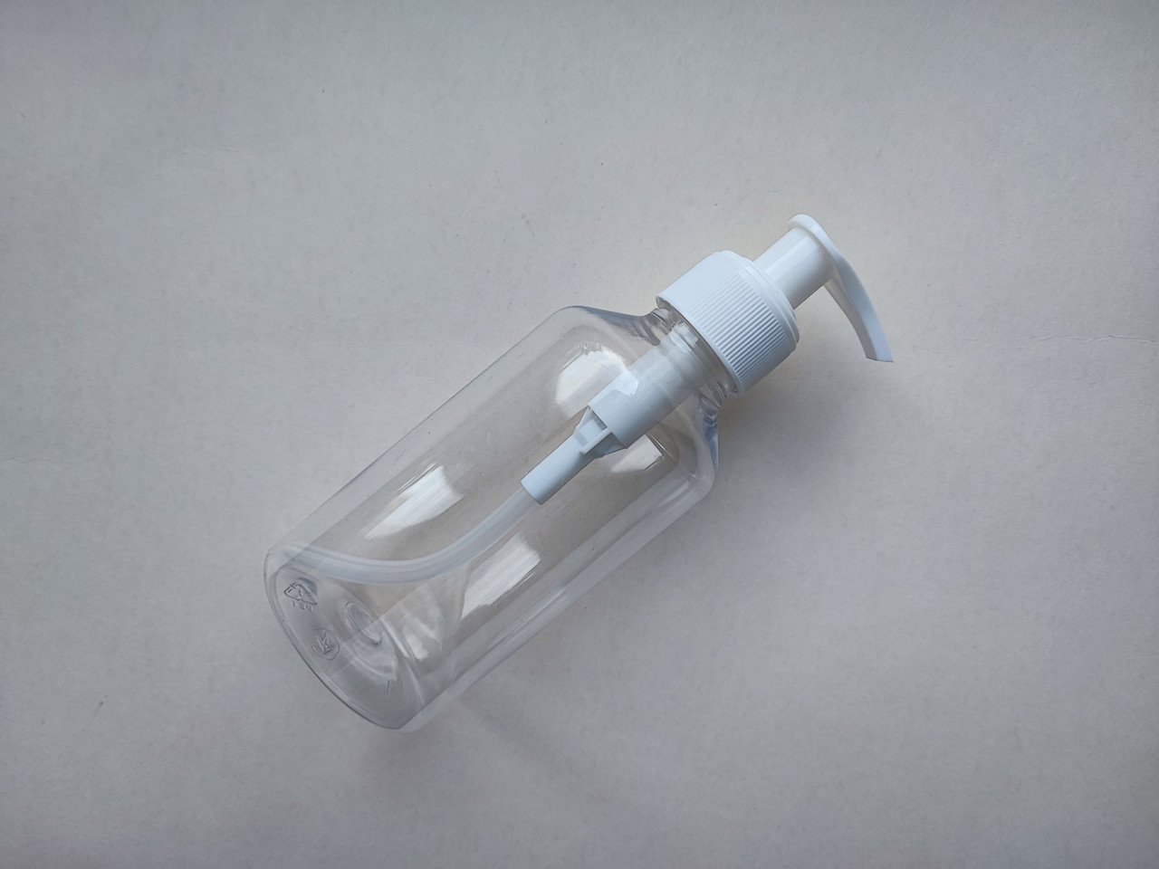 200 - 215 мл ПЕТ прозорий з білим дозатором для мила 28/410, антисептика кругла пляшка, флакон, ємність пластикова