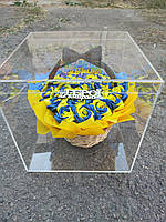 Букет з атласних стрічок в акриловому кубі