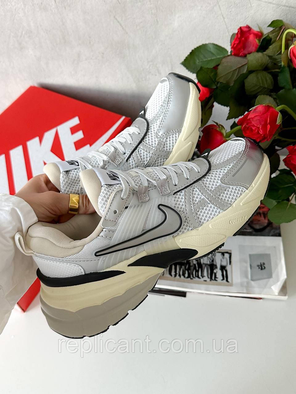 Женские кроссовки Nike V2K Run Summit White Metalic Silver жіночі кросівки Nike