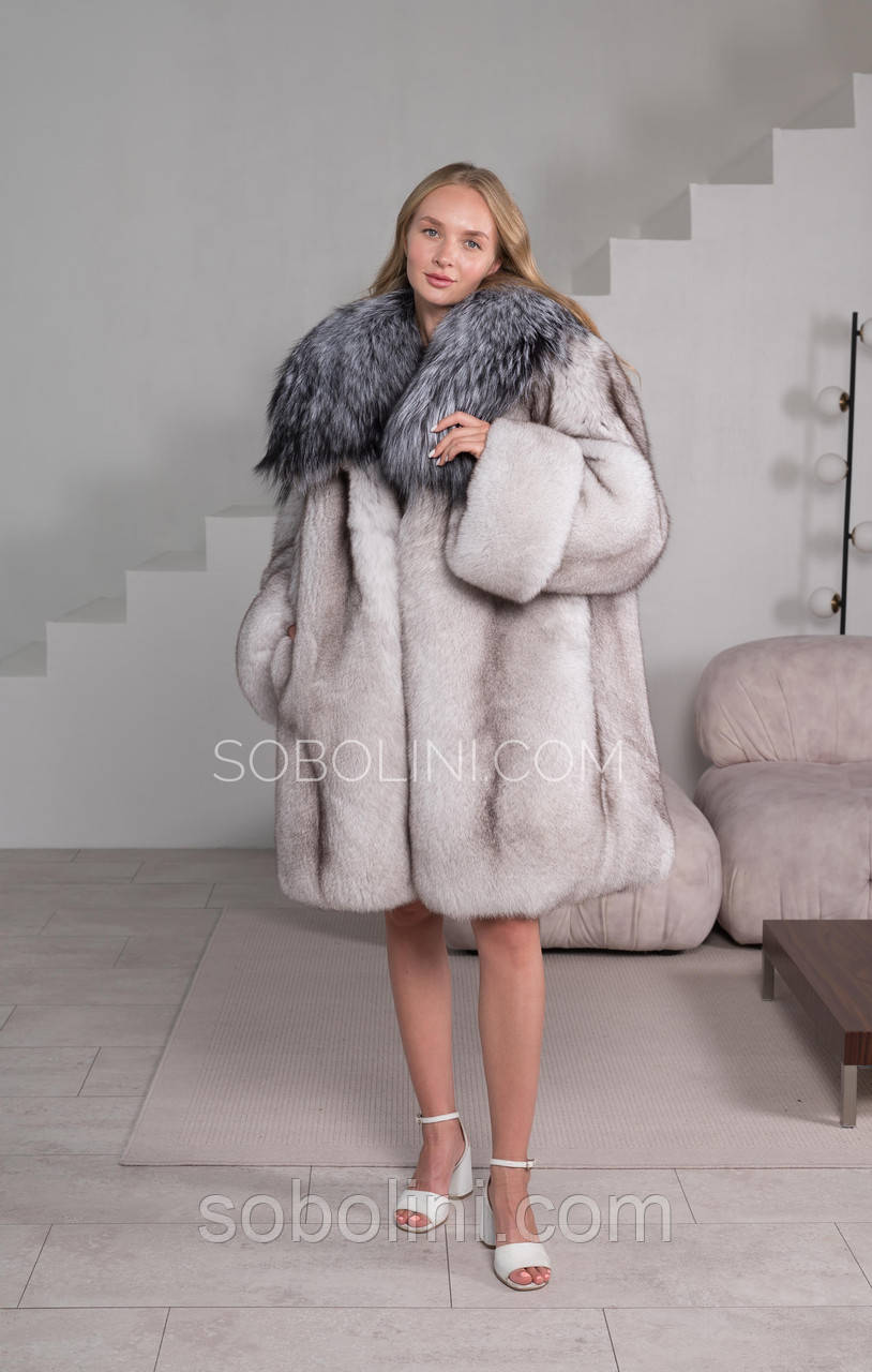 Шуба великого розміру з хутра Blue Fox з коміром Silver Fox