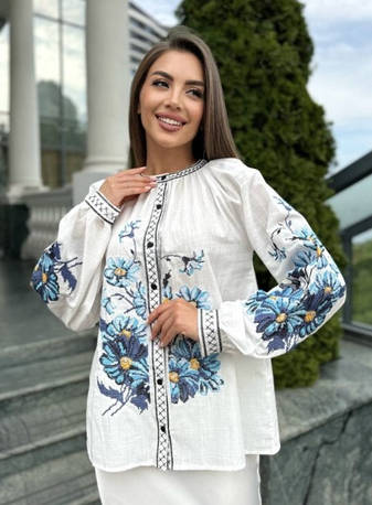 Ніжна вишита сорочка, блуза білого кольору з квітковою вишивкою розміри S, M, L, фото 1