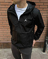 Куртка вітровка Jordan чоловіча чорна весна осінка водотрівна31 чорного кольору легка