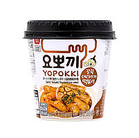 Корейські токпоккі у стакані із часником і соусом теріякі, Yopokki, 120 г