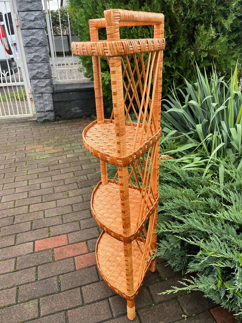 Етажерка плетена з лози