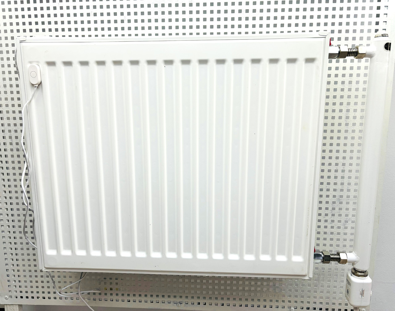 Електрорадіатор G-PANEL+ 1200 R з вентилятором панельний з теплоносієм 500х1200 Gladiator